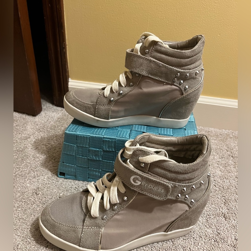 G by Guess, wedge heel sneaked, lace up, stud accents, size 10 - Picture 2 of 2